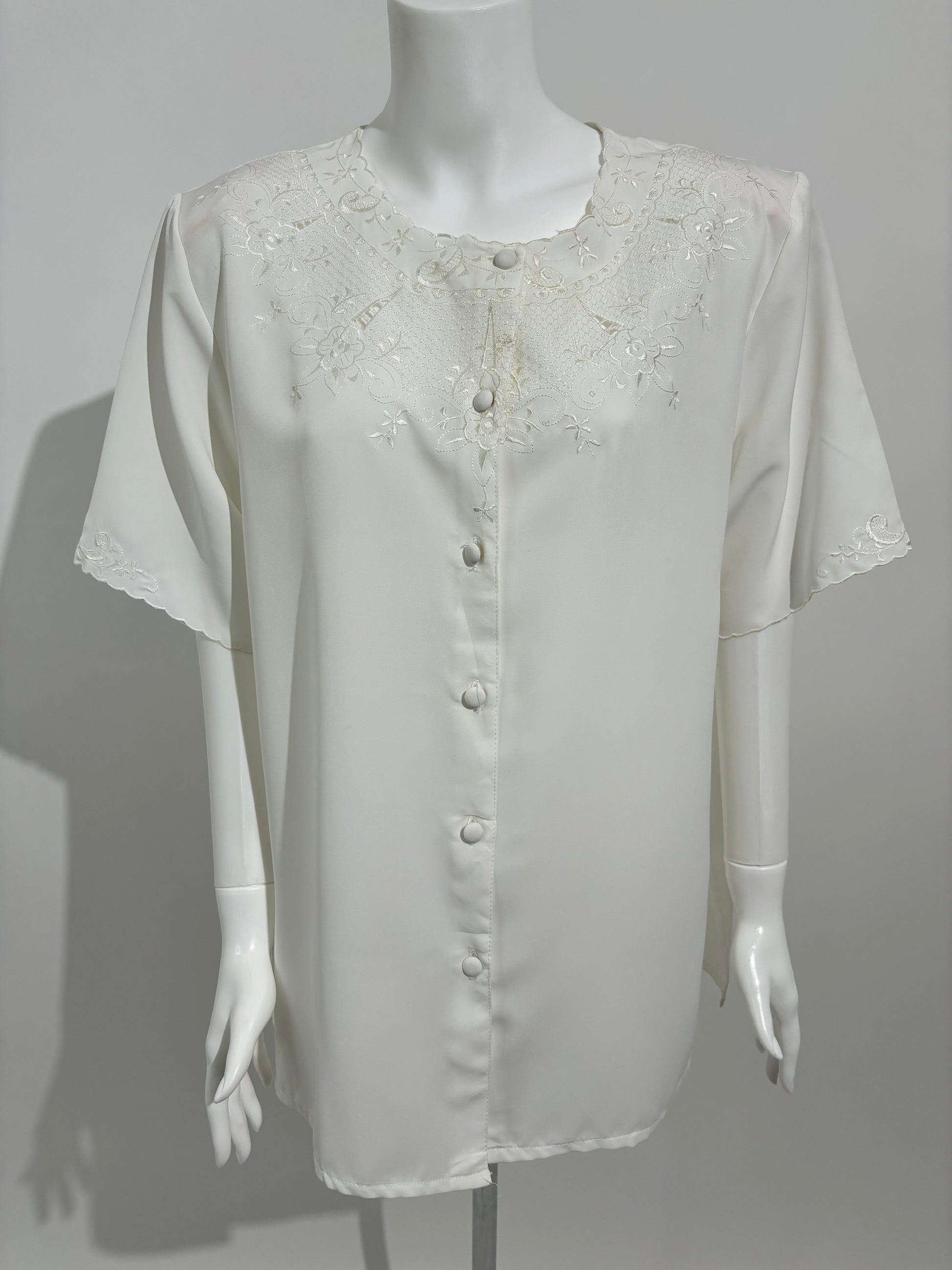 Vintage Elegance 70s Embroided Košulja HELM:VNTG