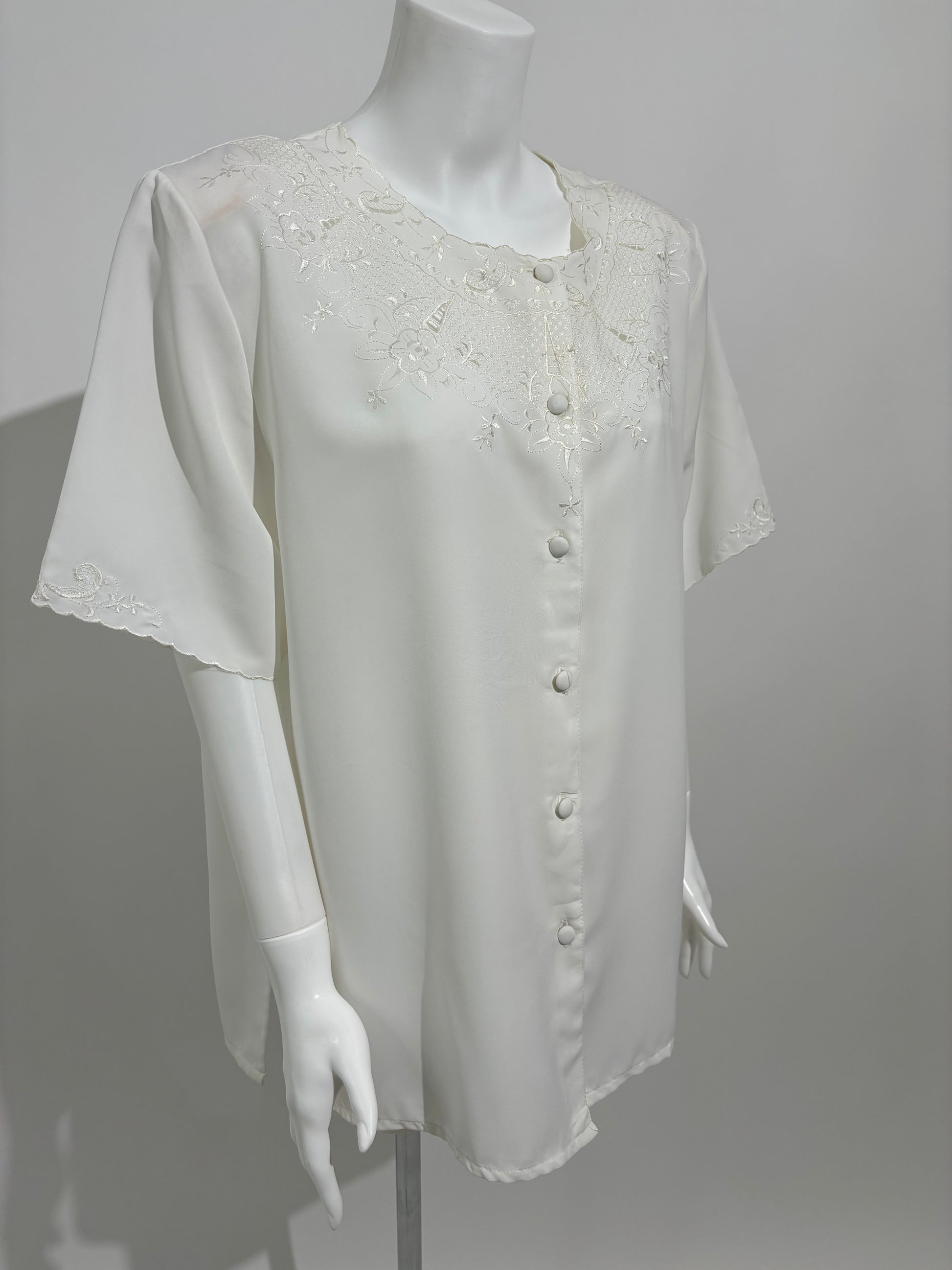 Vintage Elegance 70s Embroided Košulja HELM:VNTG