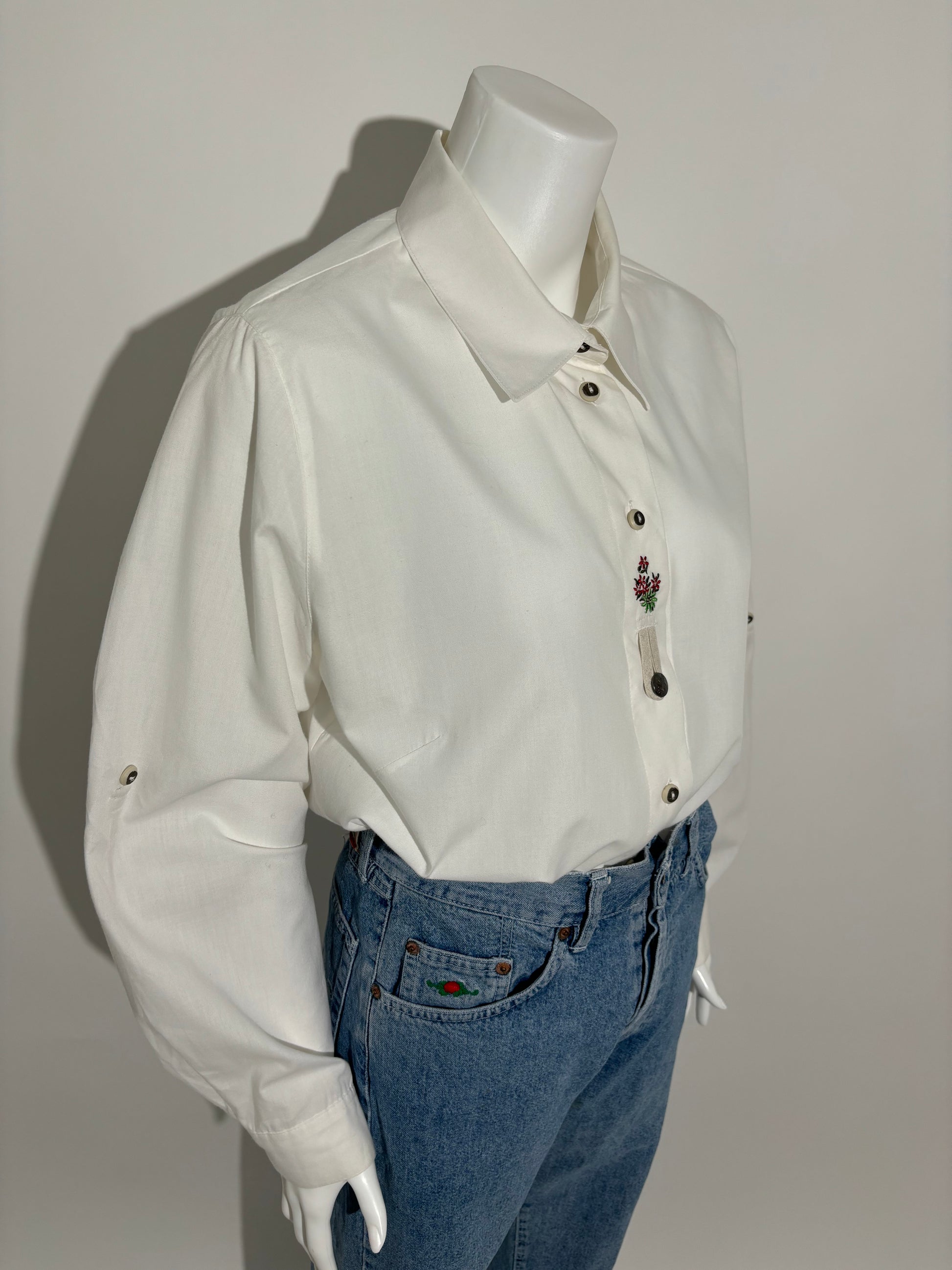 Embroidered Blossom 90s Elegance Košulja HELM:VNTG