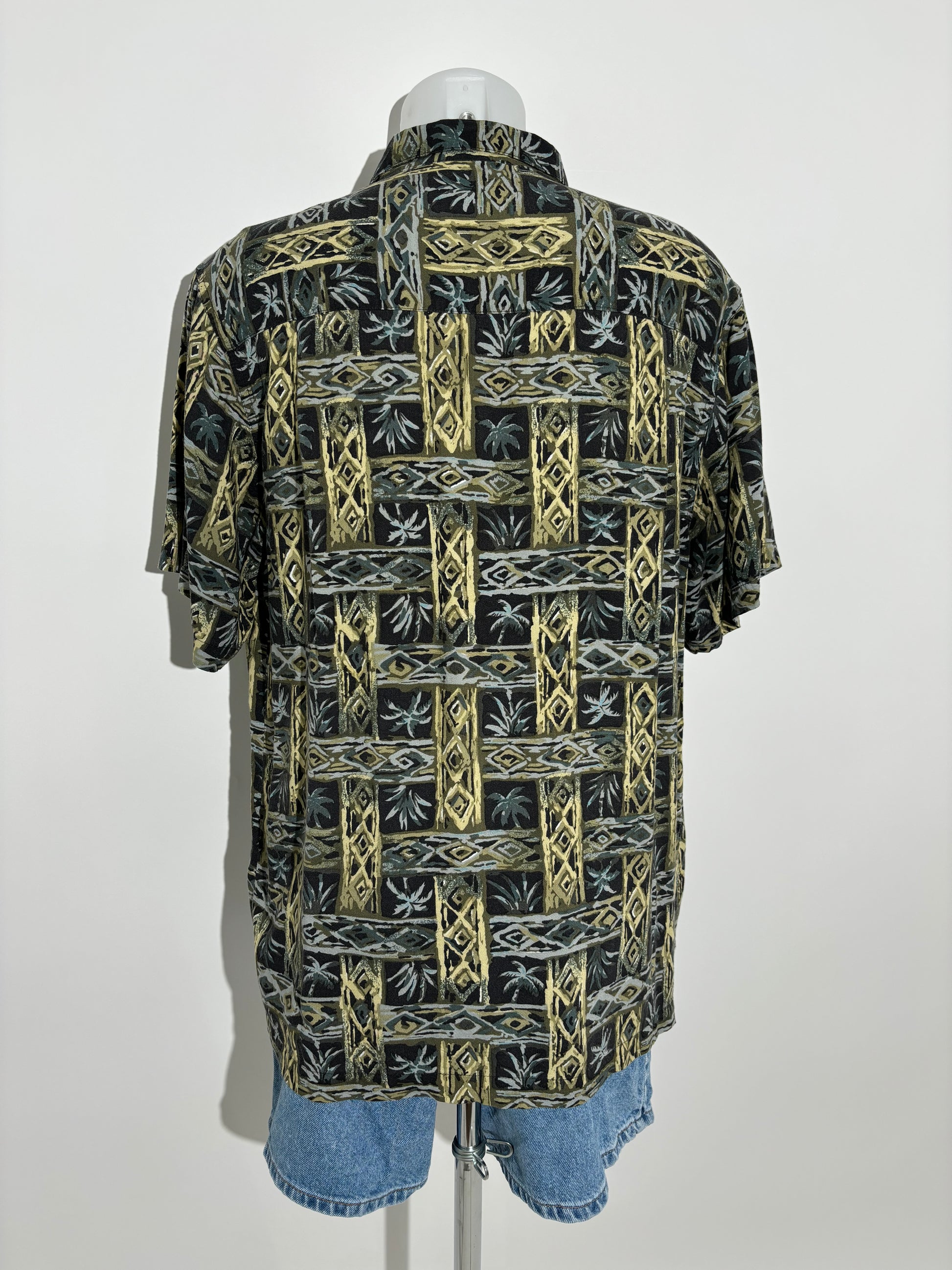 Island Dreams 80s Hawaiian Košulja HELM:VNTG