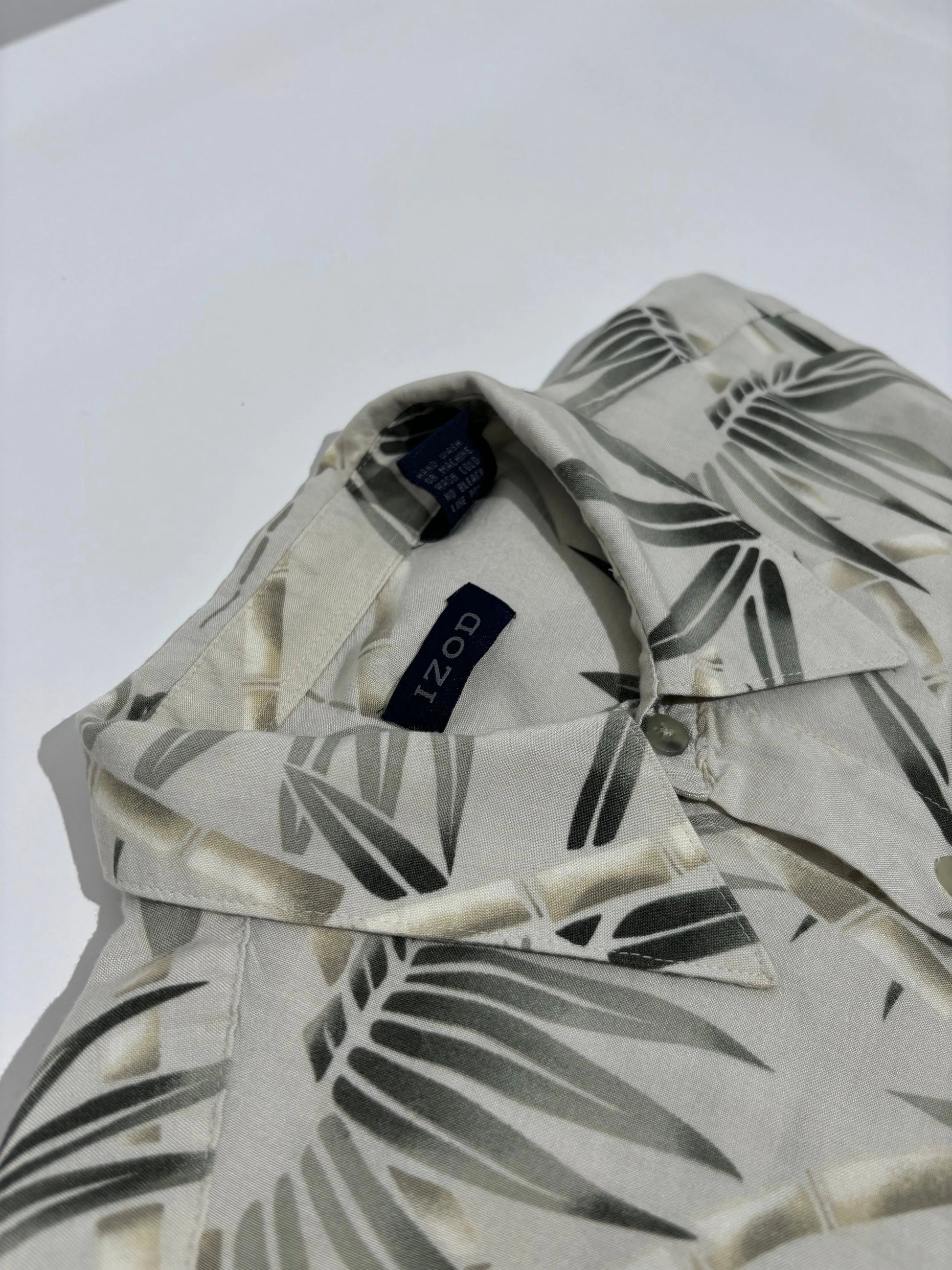 Bamboo Whisper 80s Hawaiian Košulja HELM:VNTG