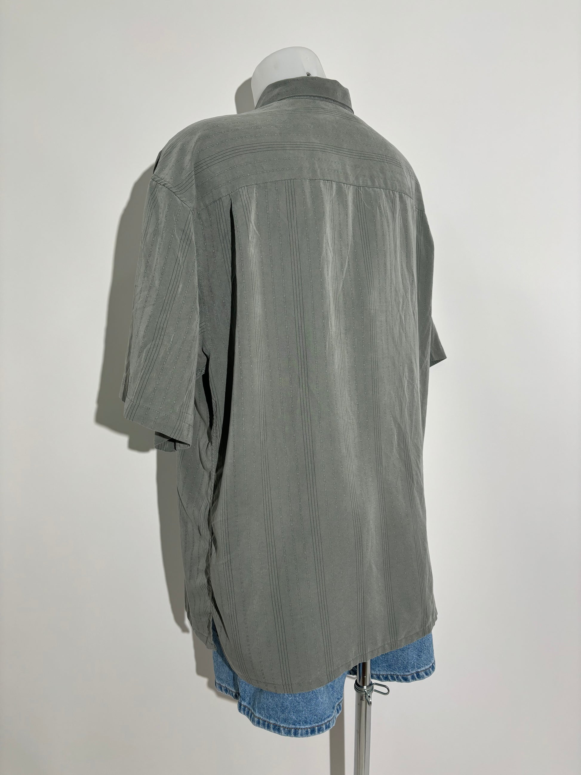 Green Tropical Embroidery 90s Hawaiian Košulja HELM:VNTG