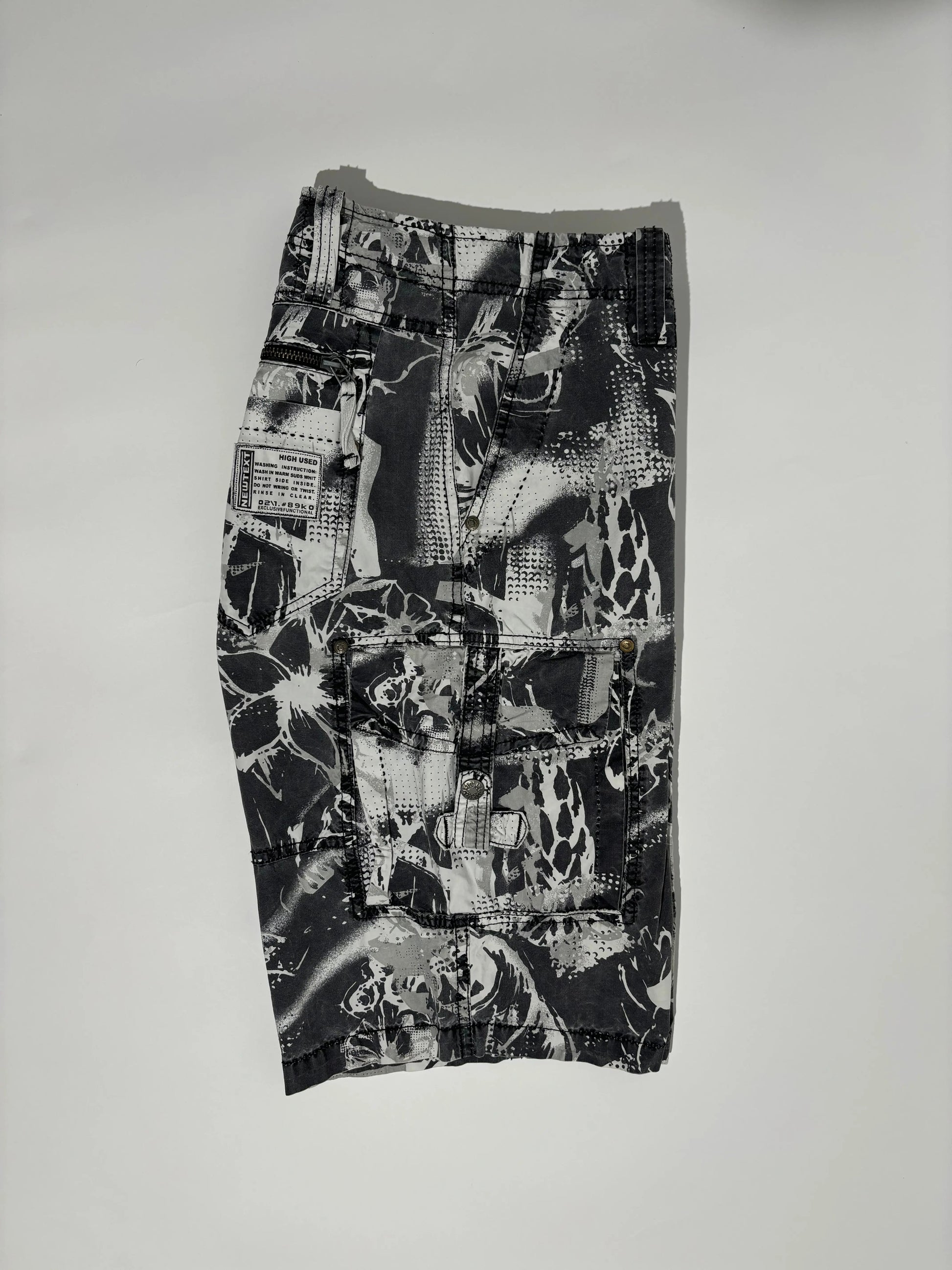 IX-O Vintage Floral Camo Cargo Bermude HELM:VNTG