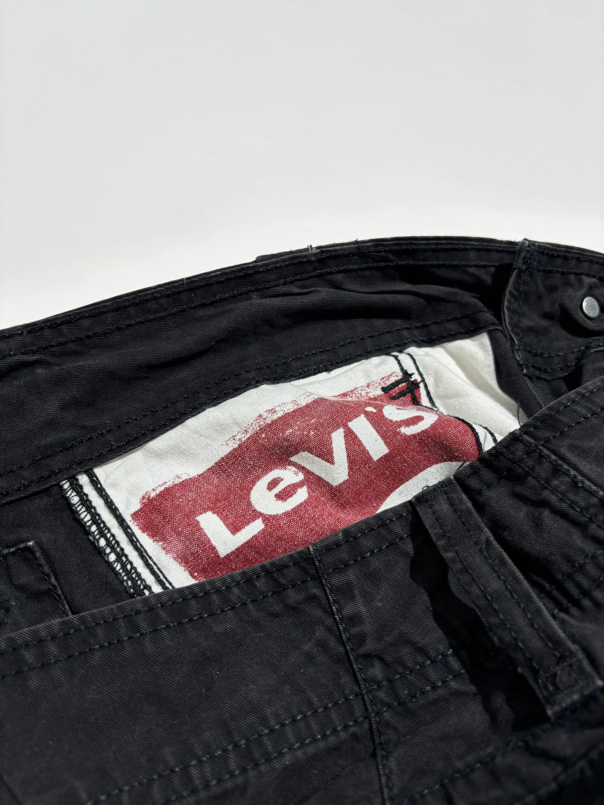 Levi's Dark Night Cargo Bermude HELM:VNTG