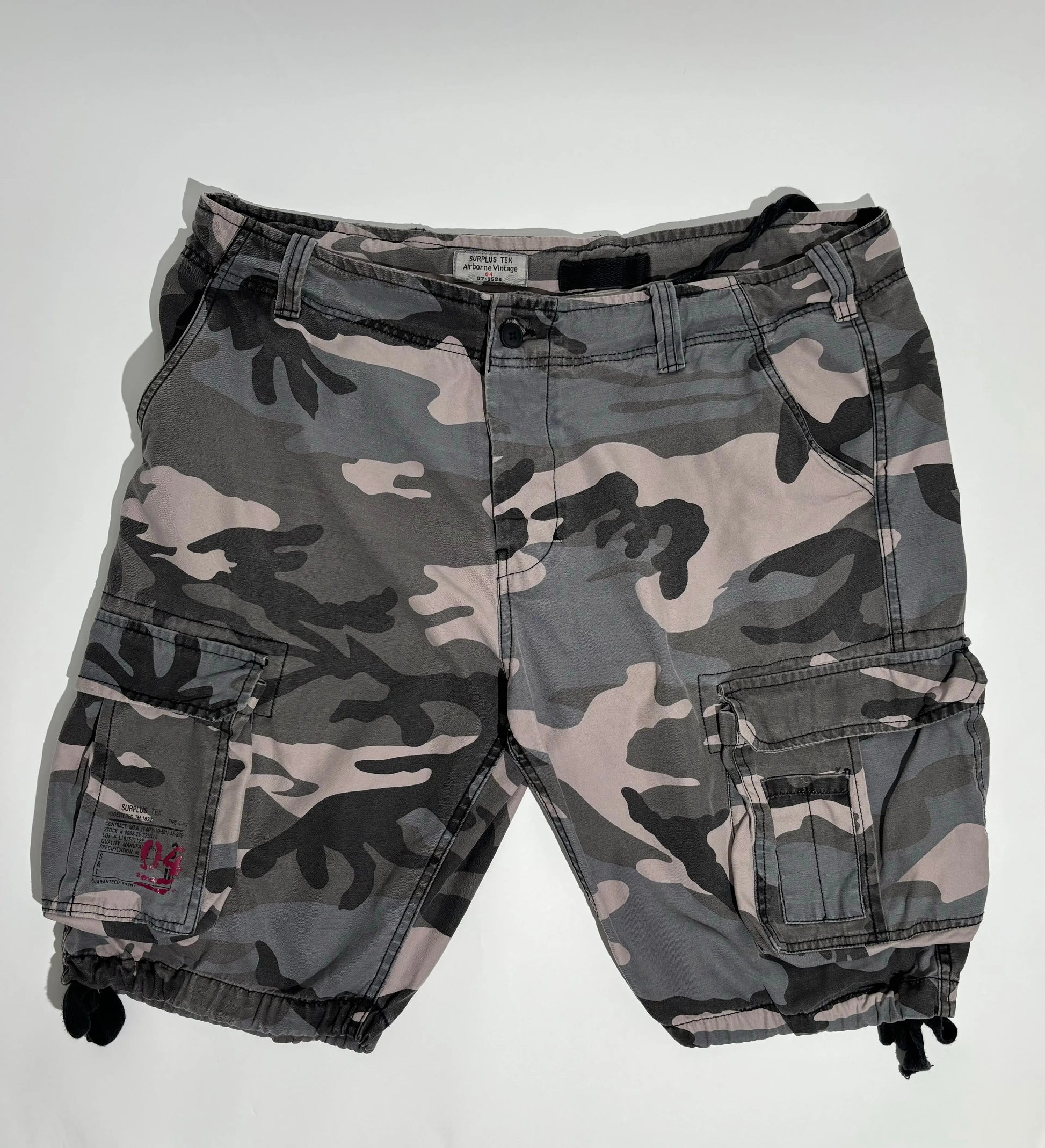 Airborn Vintage Urban Camo Cargo Bermude HELM:VNTG