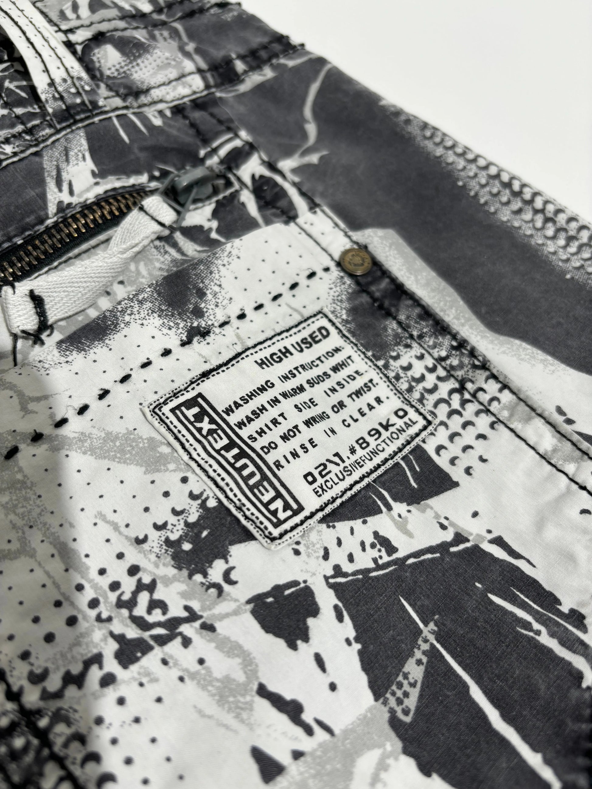 IX-O Vintage Floral Camo Cargo Bermude HELM:VNTG