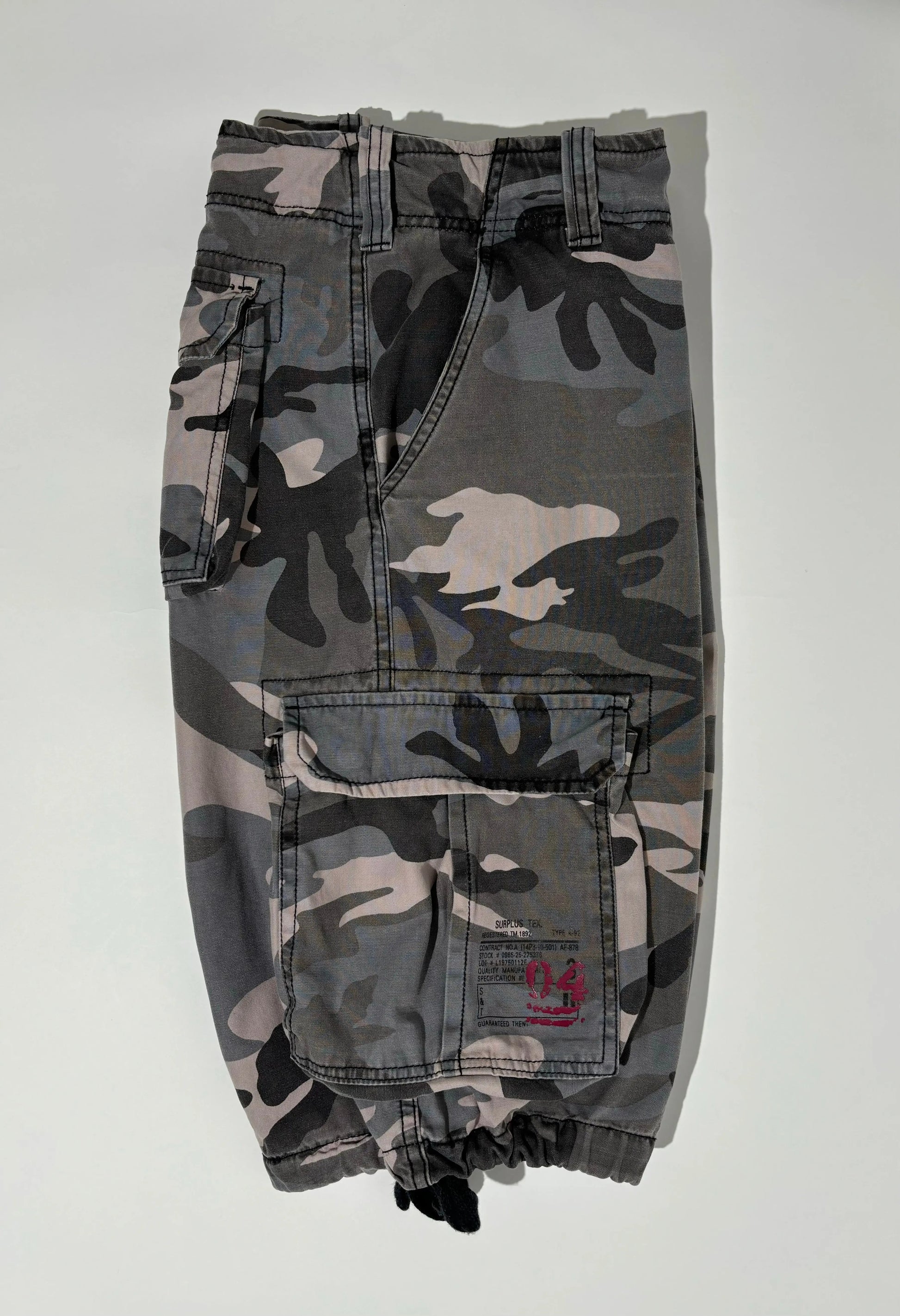 Airborn Vintage Urban Camo Cargo Bermude HELM:VNTG