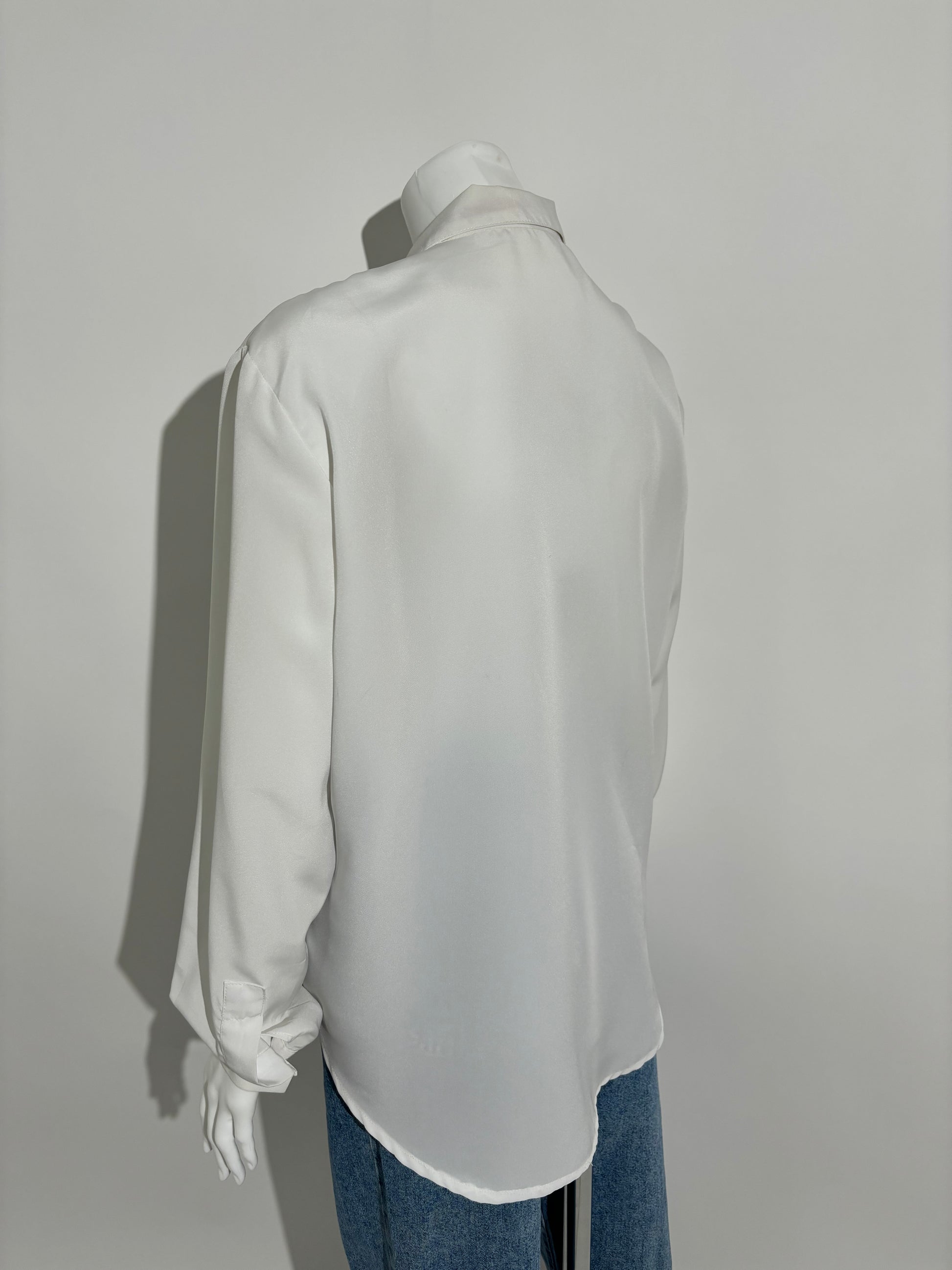 Embroidered Elegance 90s Casual Bluza HELM:VNTG