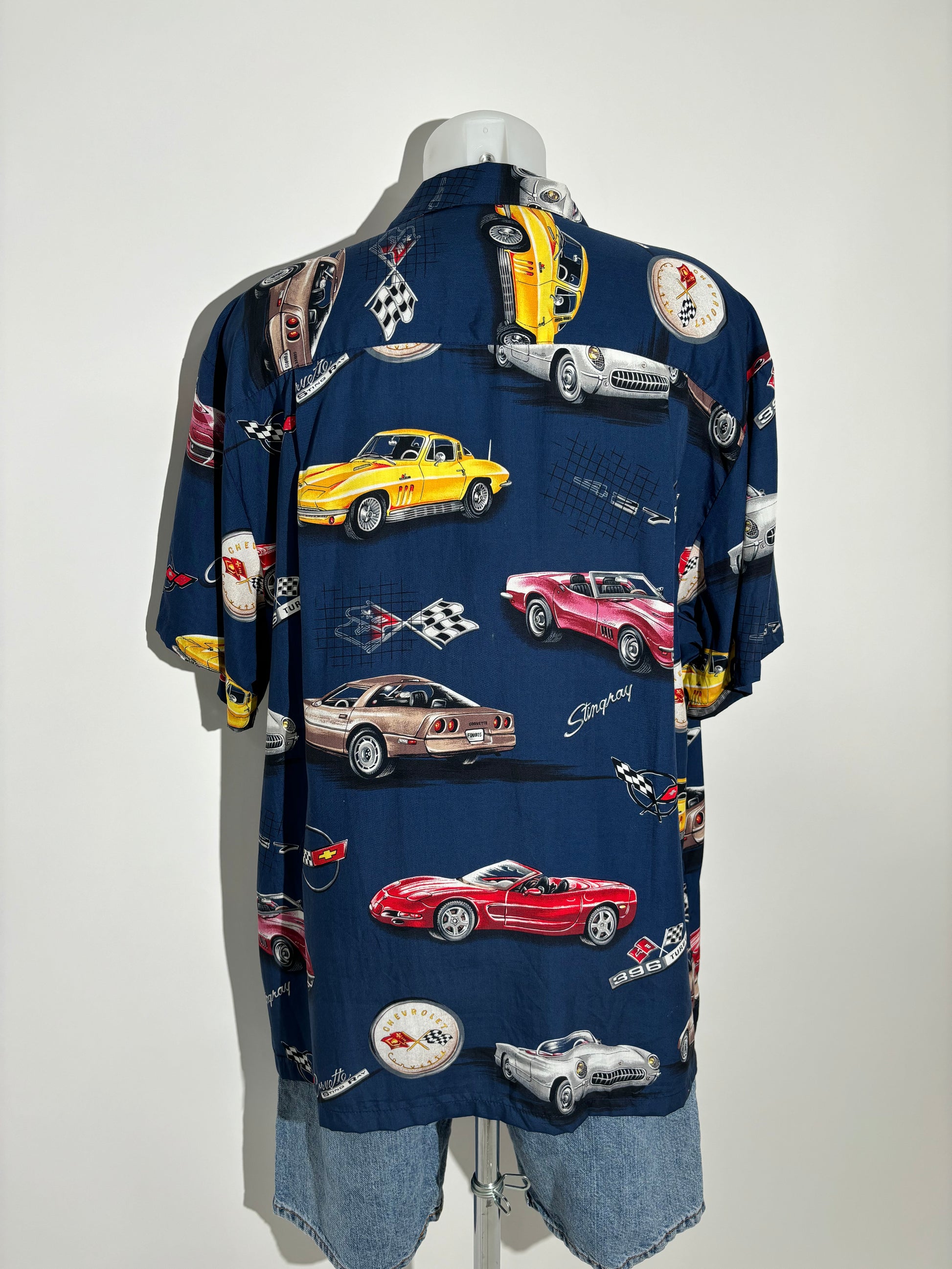 Chervolet Drive 90s Car Print Hawaiian Košulja HELM:VNTG