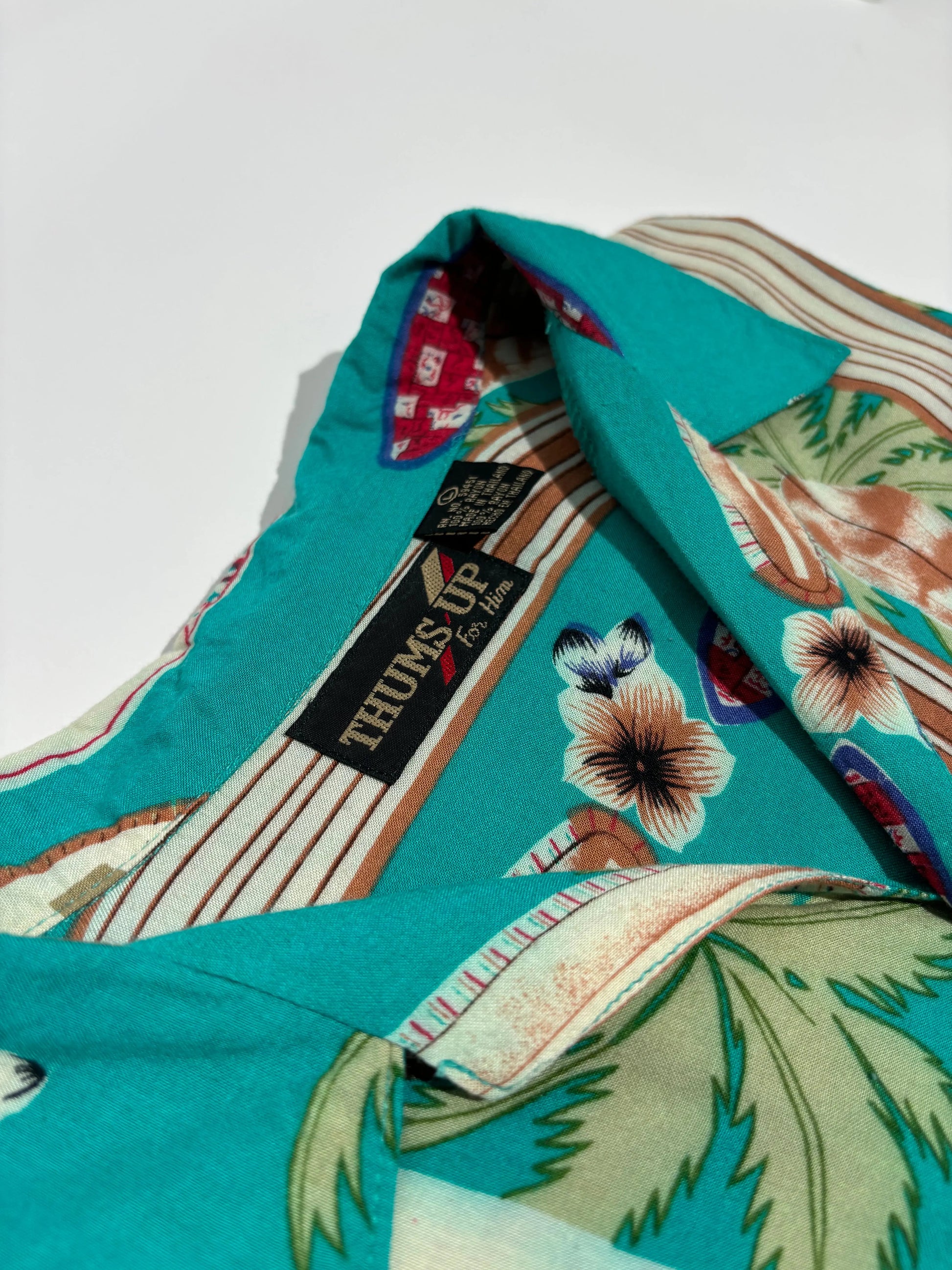 Surf's Up 90s Hawaiian Košulja HELM:VNTG