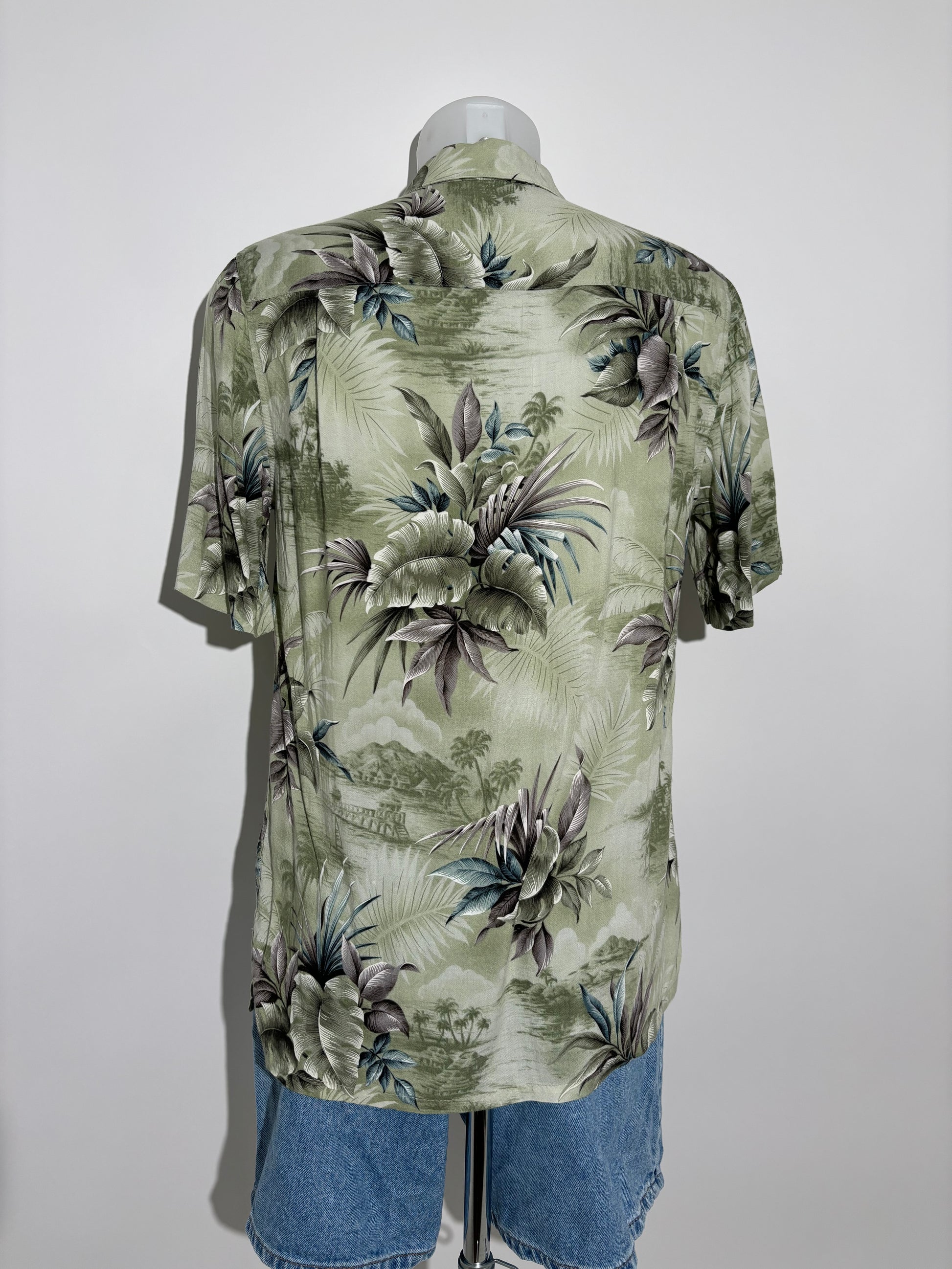 Tropical Oasis 90s Hawaiian Košulja HELM:VNTG