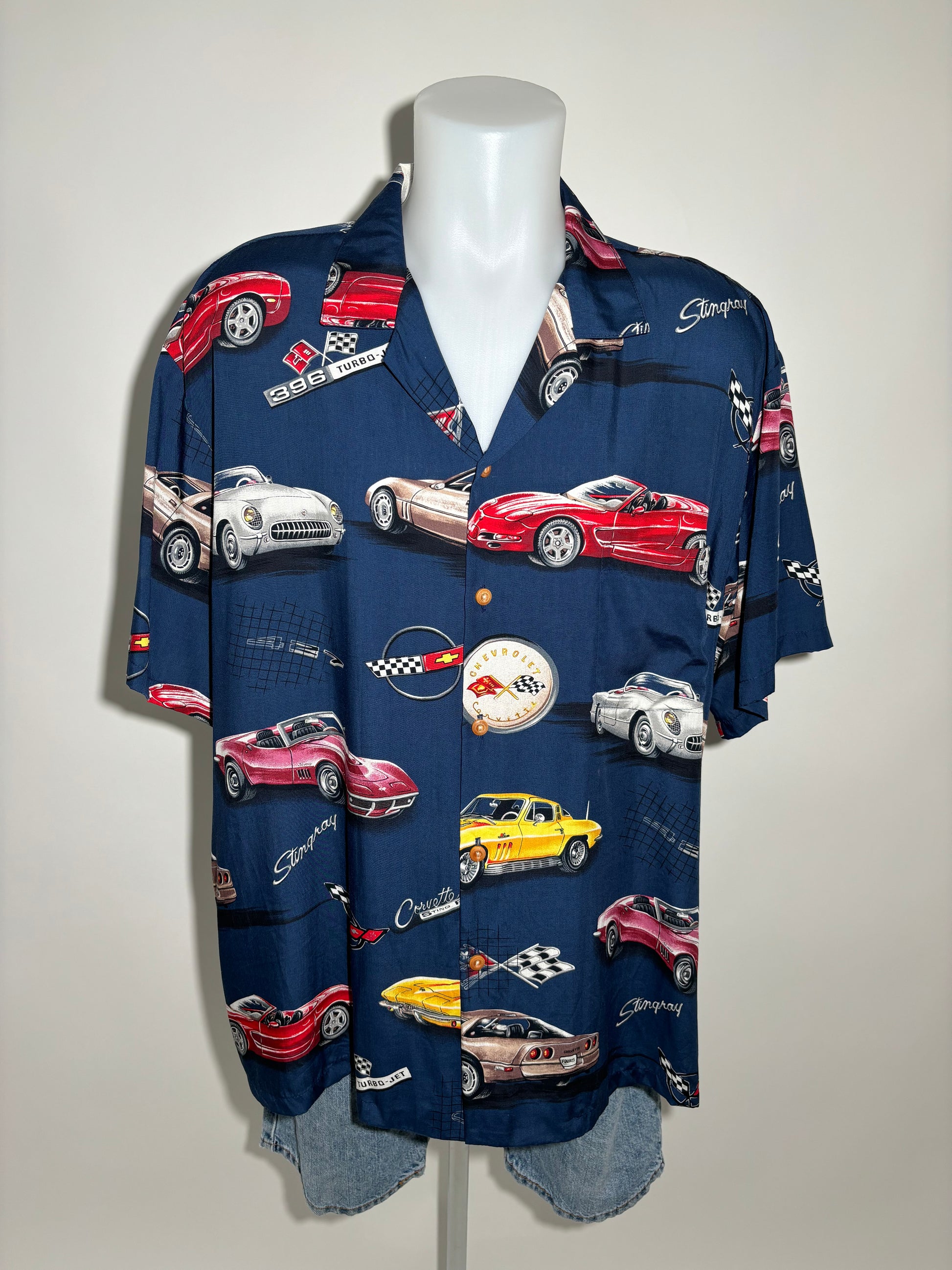 Chervolet Drive 90s Car Print Hawaiian Košulja HELM:VNTG